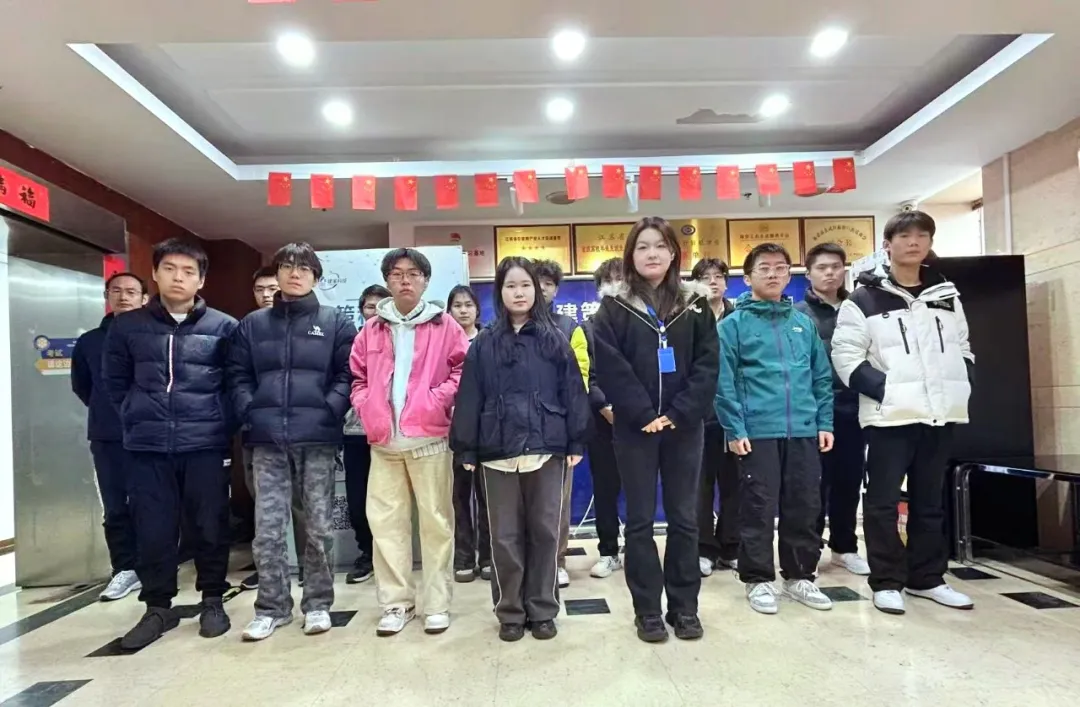 叮！結(jié)班成功！這張合照，是我們努力的最好